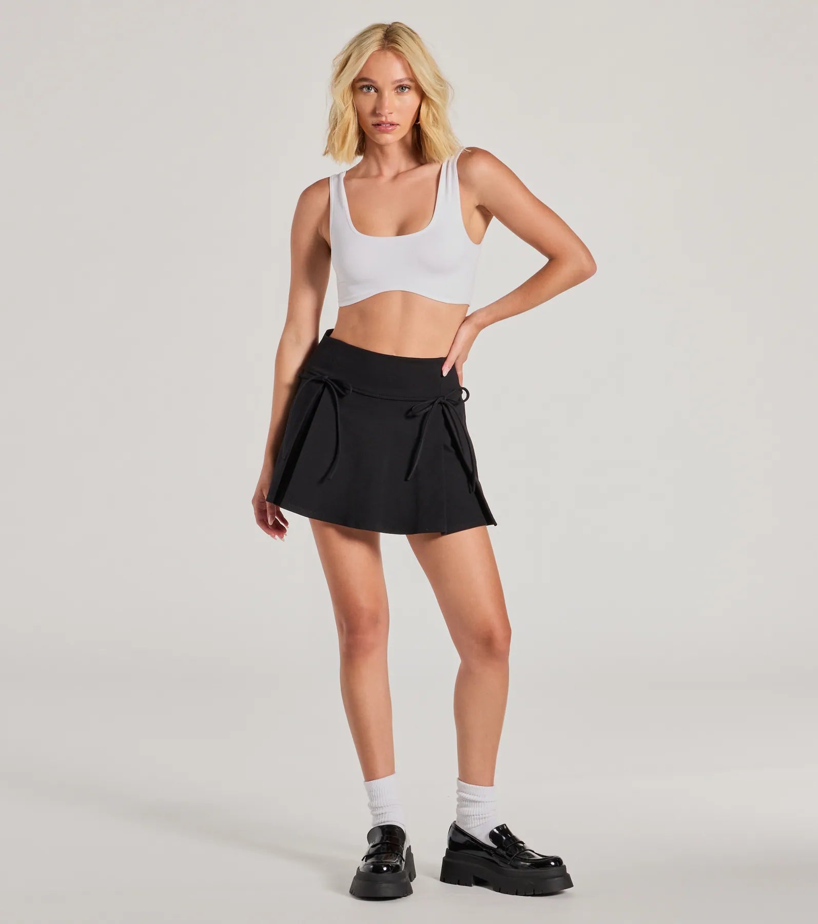 Charmed Look Bow Detail Pleated Knit Skort