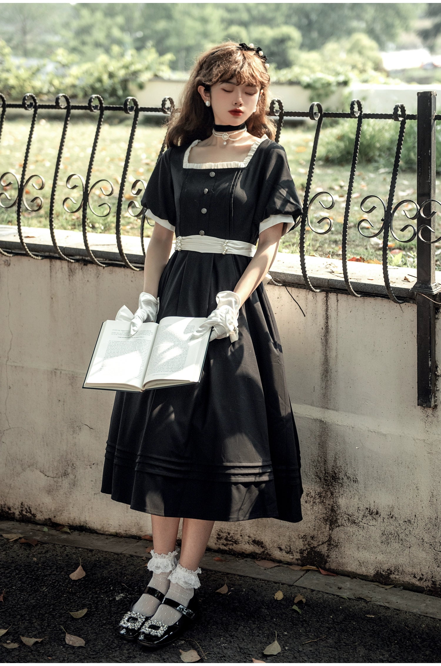 (BFM)HuTaoMuJK~Thoughts~Vintage Lolita OP Dress Square Neckline Black Lolita Dress